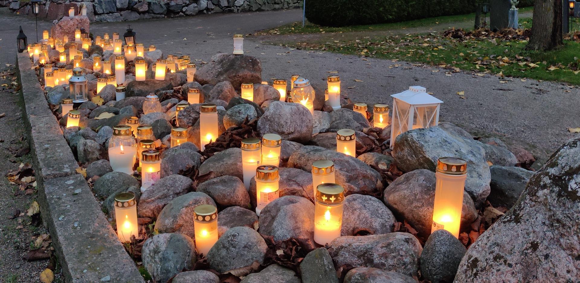 Hautausmaiden kynttiläpalvelut Haminassa